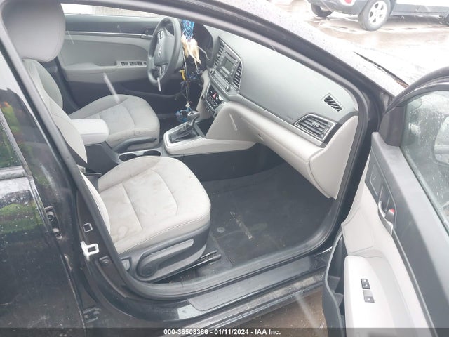 2018 HYUNDAI ELANTRA SE VIN: 5NPD74LFXJH332276