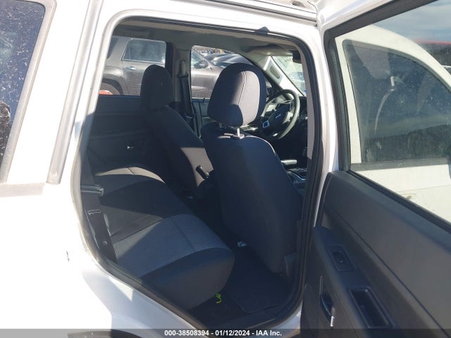 2010 JEEP GRAND CHEROKEE LAREDO VIN: 1J4PR4GK5AC146164
