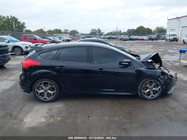 Ford FOCUS ST 2017 1FADP3L95HL327390 Image 13