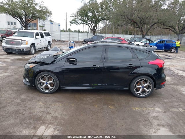 Ford FOCUS ST 2017 1FADP3L95HL327390 Image 14