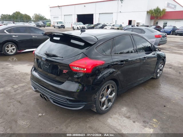 Ford FOCUS ST 2017 1FADP3L95HL327390 Image 4