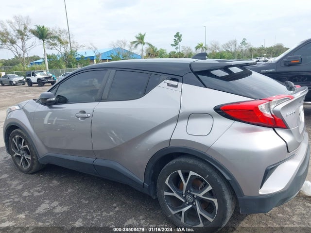 Toyota C-HR XLE 2019 NMTKHMBX7KR074050 Image 14