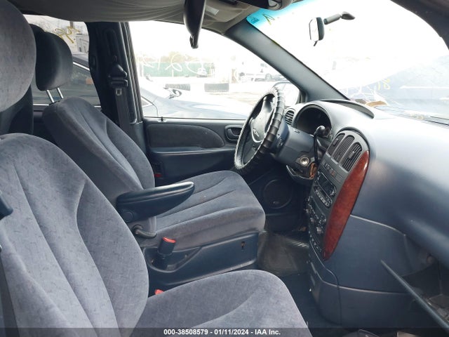 2001 CHRYSLER TOWN & COUNTRY LXI VIN: 2C8GP54L01R210194