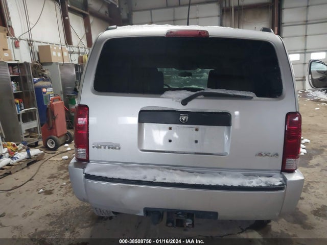 2008 DODGE NITRO SXT VIN: 1D8GU28K08W105085