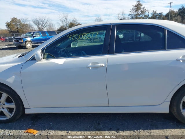 38508877 :رقم المزاد ، 4T1BE46K48U742475 vin ، 2008 Toyota Camry Se مزاد بيع