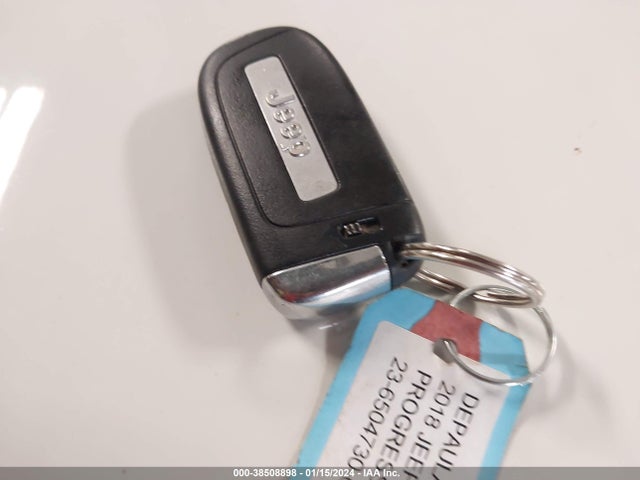 ZACCJBBB4JPJ23619 Jeep Renegade Latitude 4x4