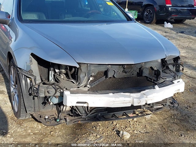 2010 ACURA RL 3.7 VIN: JH4KB2F63AC000566