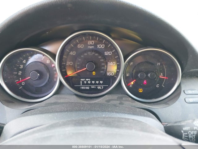 2010 ACURA RL 3.7 VIN: JH4KB2F63AC000566