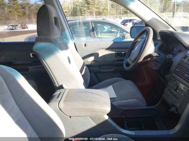 2005 HONDA PILOT EX VIN: 5FNYF18465B061764