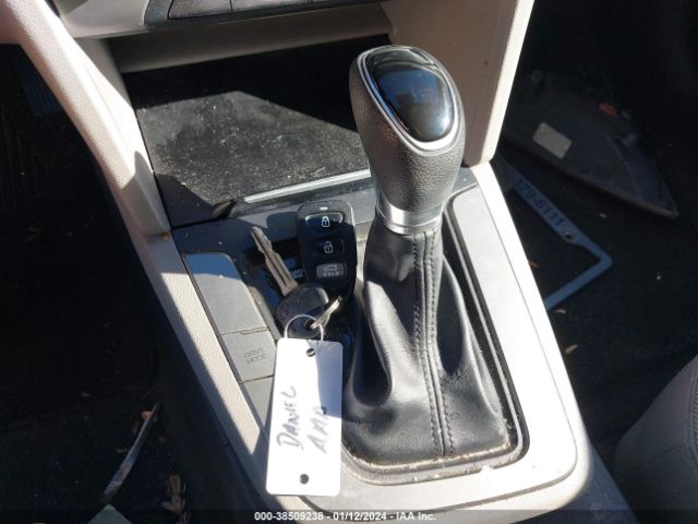 5NPD84LF3JH264755 Hyundai ELANTRA SEL