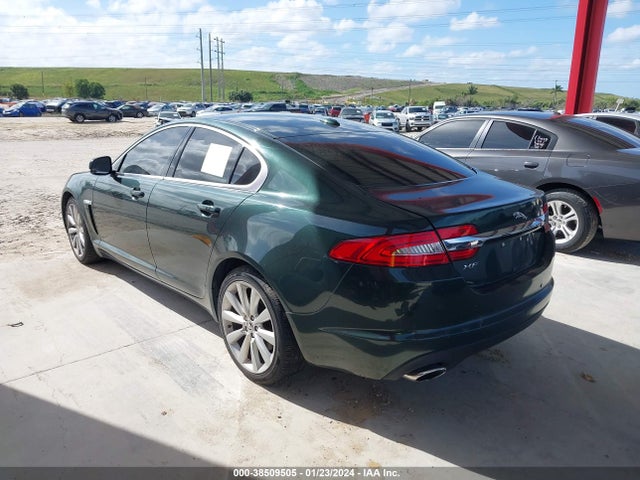 2012 JAGUAR XF SAJWA0FBXCLS37521 Photo 2