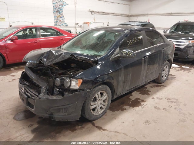 Chevrolet Sonic Lt Auto 2015 1G1JC5SH3F4149329 Image 2