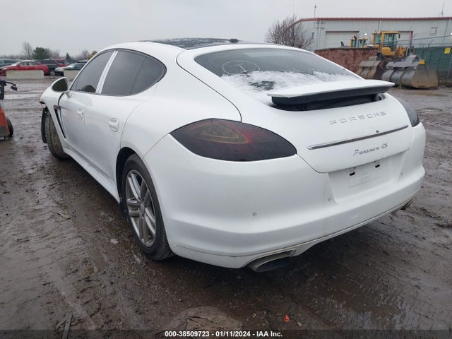 2011 PORSCHE PANAMERA WP0AA2A71BL021692 Photo 2