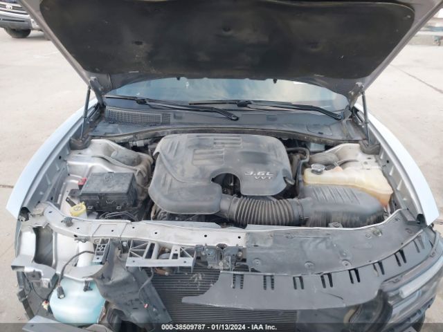 2C3CDXHG1JH157498 Dodge Charger Sxt Plus Rwd