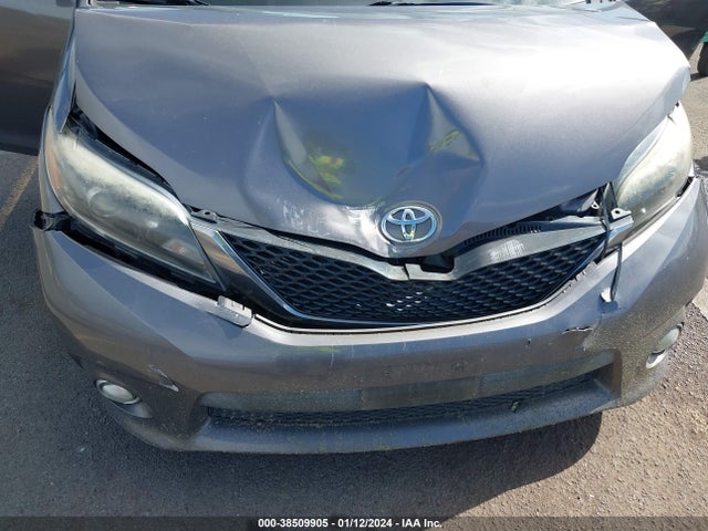 2015 TOYOTA SIENNA SE 8 PASSENGER/SE PREMIUM 8 PASSENGER VIN: 5TDXK3DC2FS661579