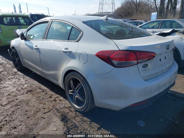 KIA FORTE LX 2018 3KPFK4A72JE247746 Image 3