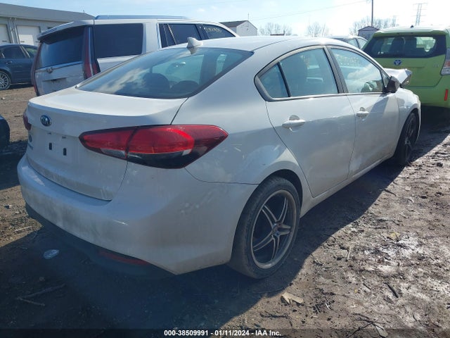 KIA FORTE LX 2018 3KPFK4A72JE247746 Image 4