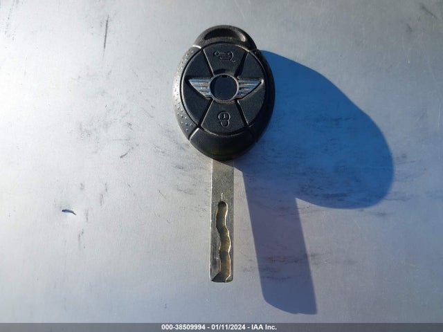 2006 MINI COOPER S WMWRH33586TK59669 Photo 10