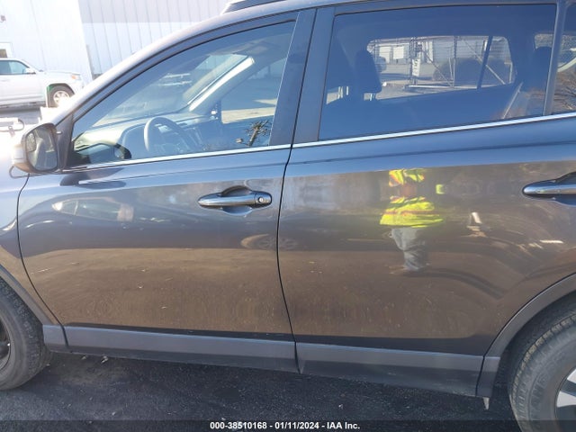 2018 TOYOTA RAV4 LE VIN: JTMZFREV1JJ197075