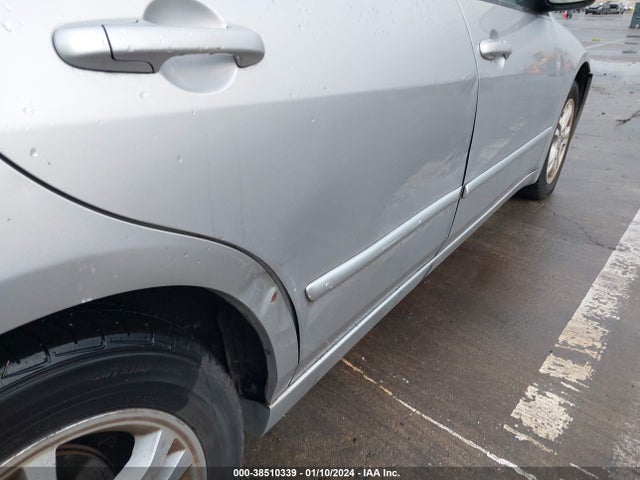 2004 HONDA ACCORD 2.4 EX VIN: JHMCM56814C038948
