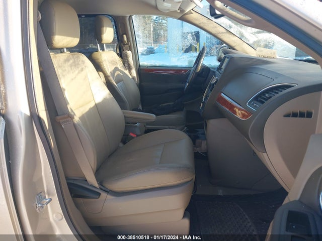 2C4RC1BG5GR113814 Chrysler Town & Country Touring