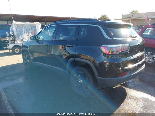 Jeep Compass Latitude Fwd 2018 3C4NJCBB3JT377073 Image 3
