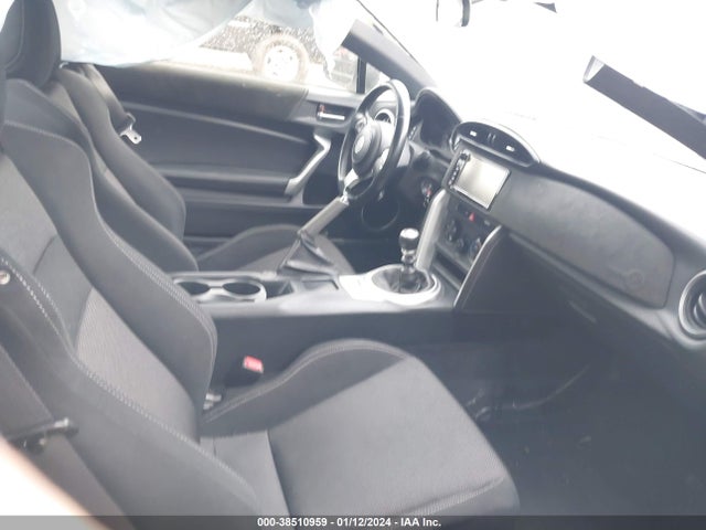 Toyota 86 2017 JF1ZNAA17H9709737 Image 5