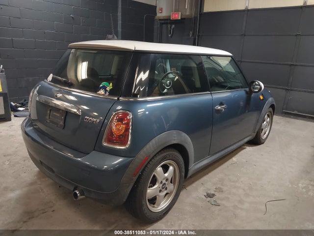 2009 MINI COOPER WMWMF33599TW77744 Photo 3