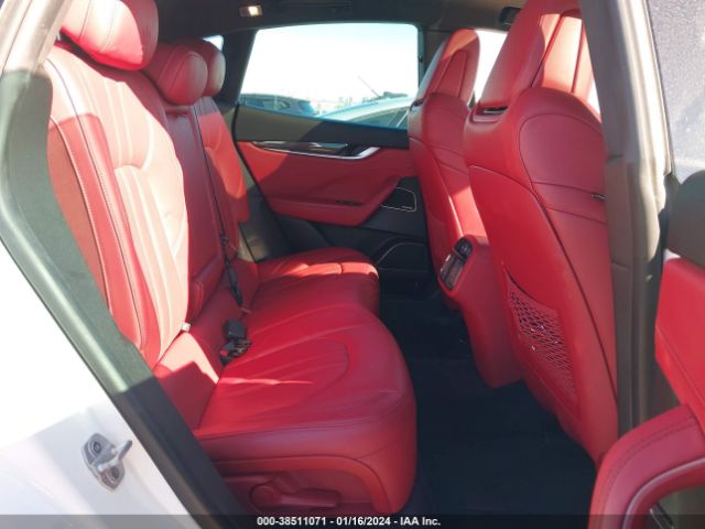 ZN661YUS3JX303573 Maserati Levante S Gransport