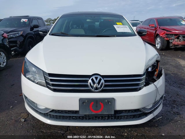 1VWBT7A35EC119036 Volkswagen Passat 1.8t Sport