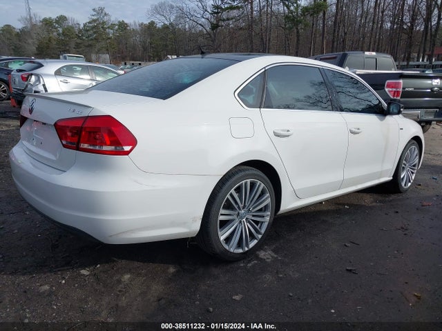 1VWBT7A35EC119036 Volkswagen Passat 1.8t Sport