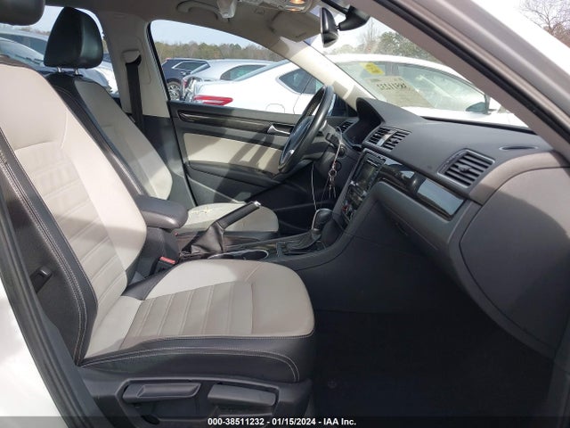 1VWBT7A35EC119036 Volkswagen Passat 1.8t Sport