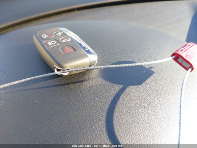 2020 JAGUAR F-PACE SADCJ2FX8LA633102 Photo 10