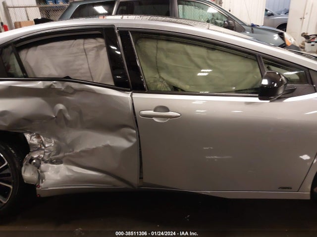 Toyota Prius Xle Awd-e 2023 JTDADABU5P3006397 Image 14