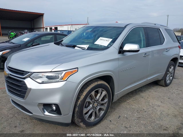 Chevrolet Traverse Premier 2018 1GNERKKW0JJ104385 Image 2