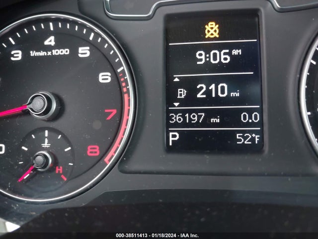 WA1BCCFSXJR023268 Audi Q3 2.0t Premium/2.0t Sport Premium