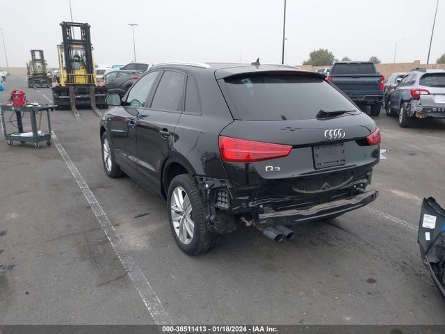 WA1BCCFSXJR023268 Audi Q3 2.0t Premium/2.0t Sport Premium