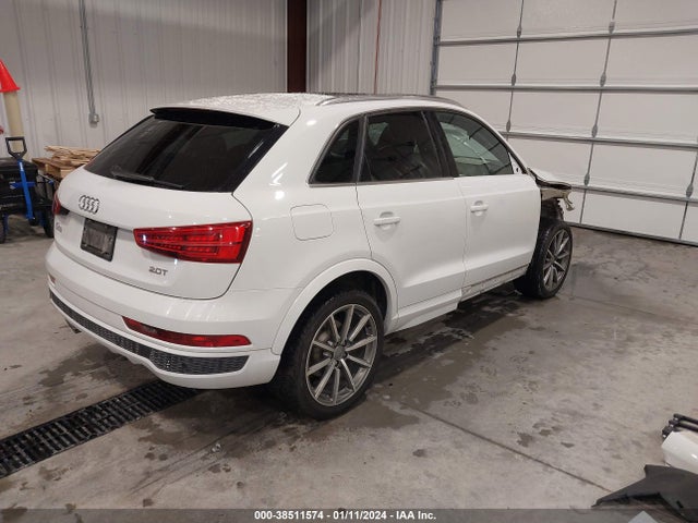 WA1JCCFS5JR023643 Audi Q3 2.0t Premium/2.0t Sport Premium