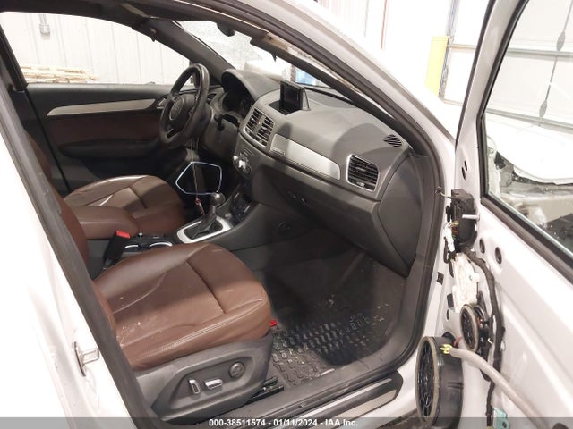 WA1JCCFS5JR023643 Audi Q3 2.0t Premium/2.0t Sport Premium