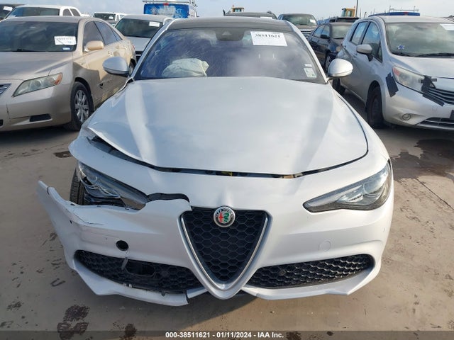 ZARFAMBN8P7670622 Alfa Romeo Giulia Ti Rwd