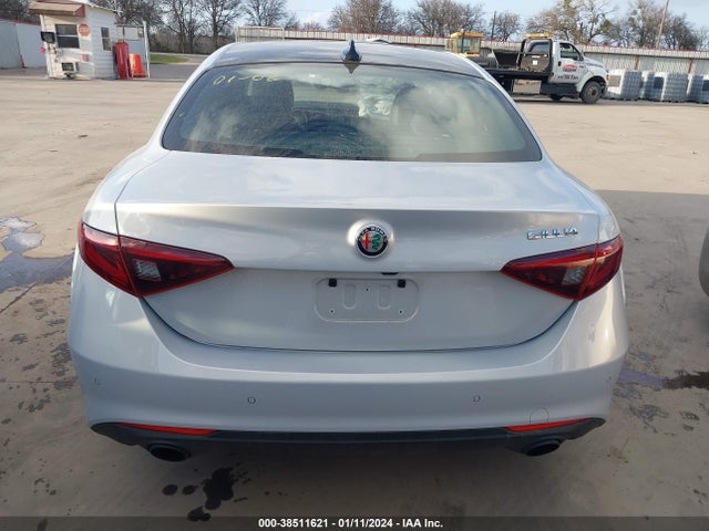 ZARFAMBN8P7670622 Alfa Romeo Giulia Ti Rwd