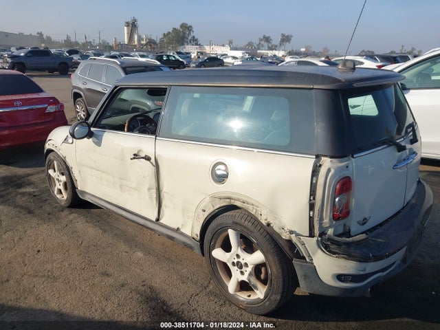 2009 MINI COOPER S CLUBMAN WMWMM33519TP91873 Photo 2