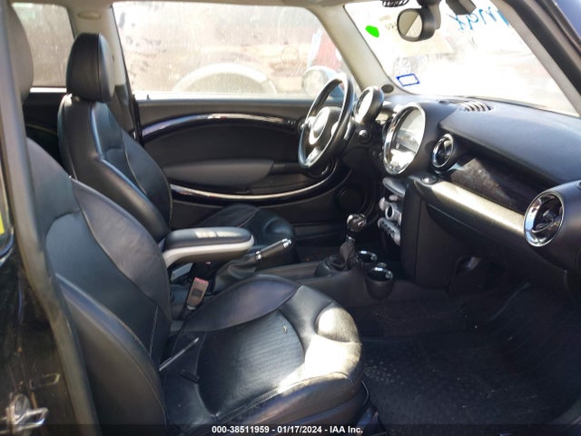 2009 MINI COOPER S CLUBMAN WMWMM33509TP91962 Photo 4