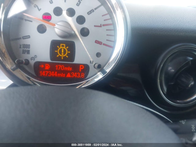 2009 MINI COOPER S CLUBMAN WMWMM33509TP91962 Photo 6