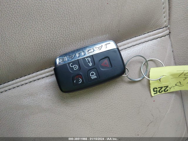 2017 JAGUAR F-PACE SADCK2BV6HA089871 Photo 10