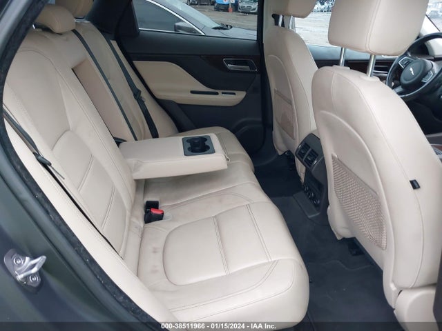 2017 JAGUAR F-PACE SADCK2BV6HA089871 Photo 7