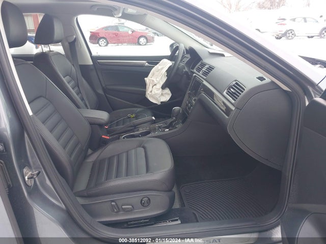 1VWCS7A39GC062303 Volkswagen Passat 1.8t Sel