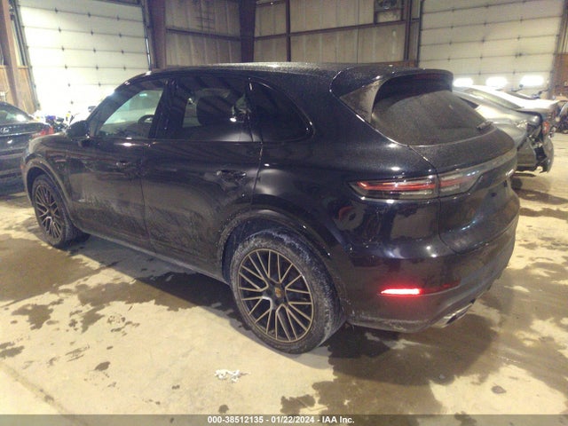 2021 PORSCHE CAYENNE WP1AA2AY2MDA01326 Photo 2
