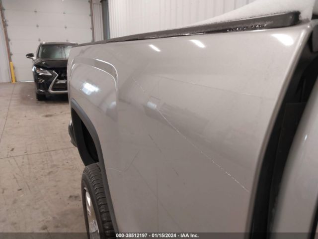 1GT22TEY4HZ352184 GMC Sierra 2500hd Slt