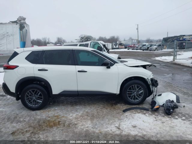 5N1AT3AA5MC840988 Nissan Rogue S Fwd